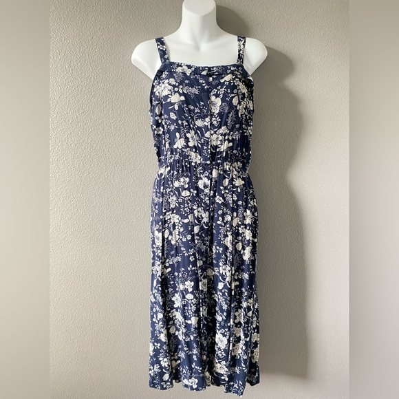 Navy Blue Floral Square Neck size Medium - Picture 2 of 16